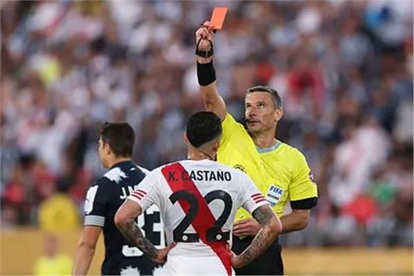 جانب من مباراة ريفر بليت الأرجنتيني ومونتيري المكسيكي