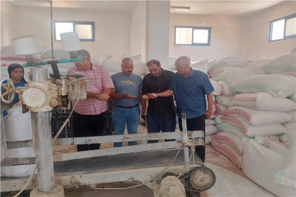 تفتيش مفاجئ على مصانع الأعلاف