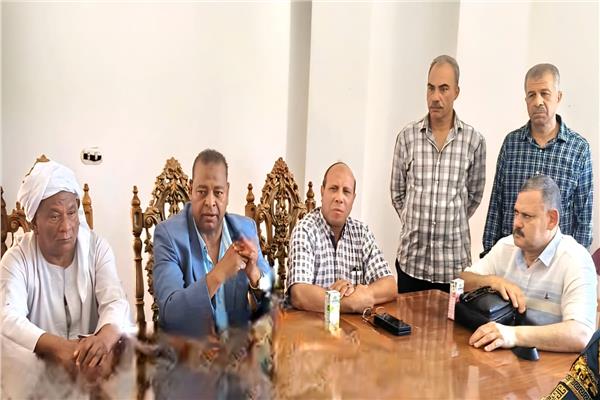 عمال مصر يجددون التفويض والدعم للرئيس ويؤكدون تواصلهم مع قواعدهم 