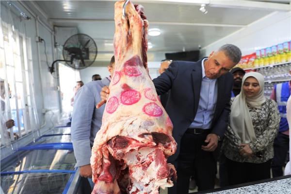افتتاح أول منفذ دائم لبيع اللحوم والدواجن والسلع الغذائية