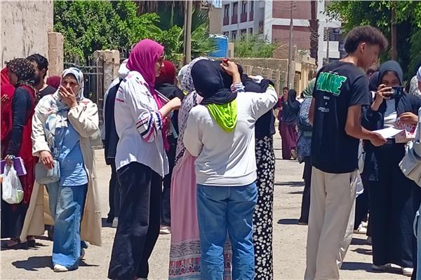  تباين آراء طلاب العلمي والأدبي حول الفيزياء والتاريخ بالإسكندرية الإسكندرية