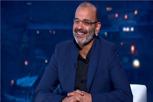أيمن بهجت قمر