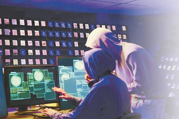 المزارع الإلكترونية» و«البوتات» جيوش رقمية