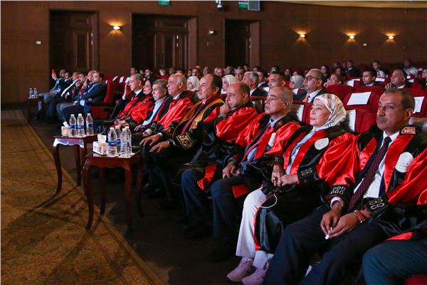 المهندس محمد شيمي وزير قطاع الأعمال العام