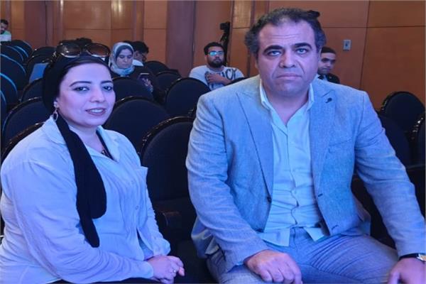 د.عصام درويش النحات المصري ومحررة بوابة أخبار اليوم 