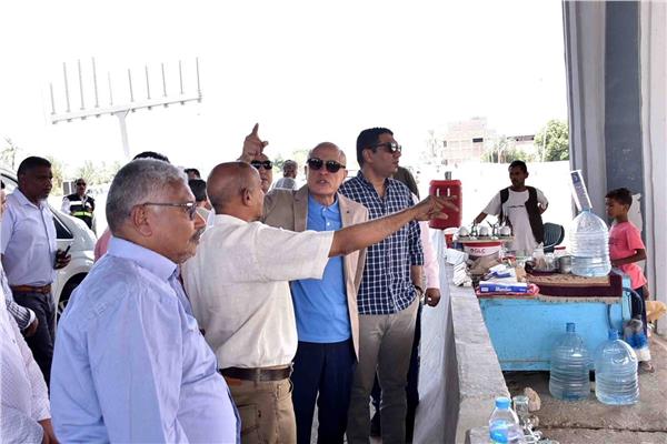 محافظ الأقصر في جولة موسعة