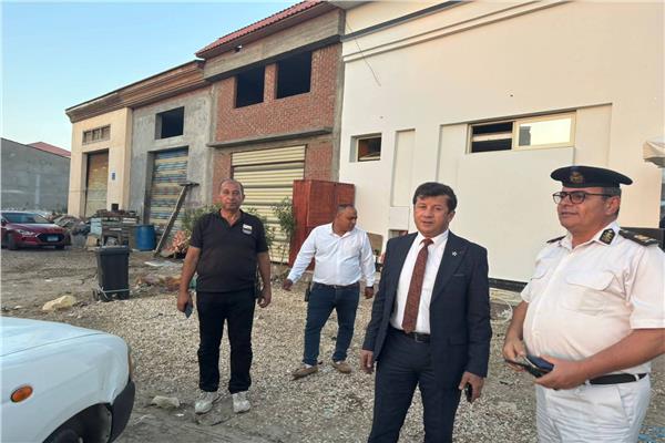 السكرتير العام يرأس حملة مكبرة لضبط مخازن الخردة برأس البر