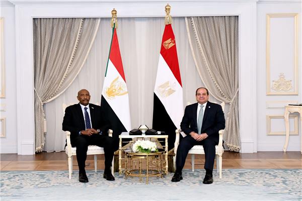 الرئيس السيسي يبحث مع البرهان الأوضاع الميدانية في السودان
