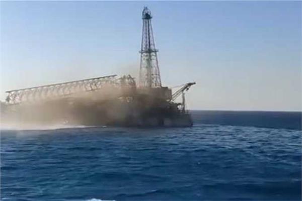 غرق حفار بترول بجبل الزيت 