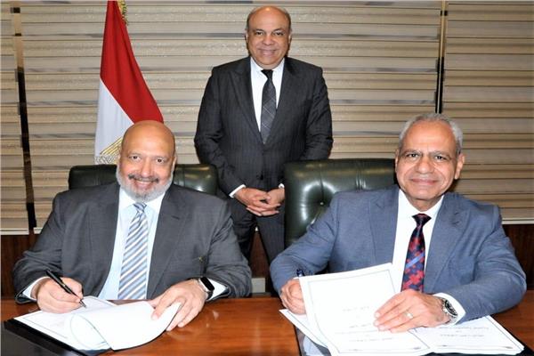 بروتوكولين للتعاون بين إير كايرو وأكاديميتي المصرية لعلوم الطيران ومصر للطيران