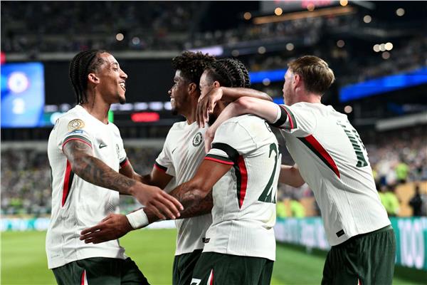 فرحة لاعبو تشيلسي بهدف الفوز