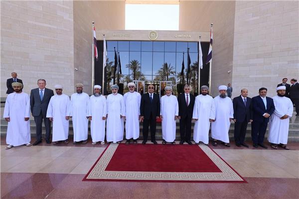 المستشار عدنان فنجري وزير العدل يستقبل وفداً قضائياً من سلطنة عمان