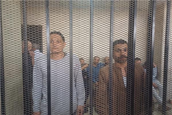 محاكمة متهمين