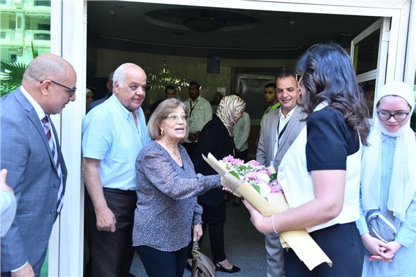  السفيرة نبيلة مكرم 