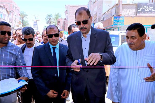 محافظ سوهاج يفتتح سوق اليوم الواحد بمدينة جهينة