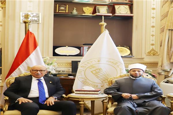 رئيس محكمة النقض خلال استقباله وزير الأوقاف
