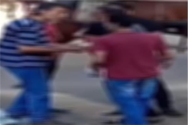  مقطع فيديو يزعم قيام أحد الأشخاص بترويج المواد المخدرة بمحافظة القليوبية