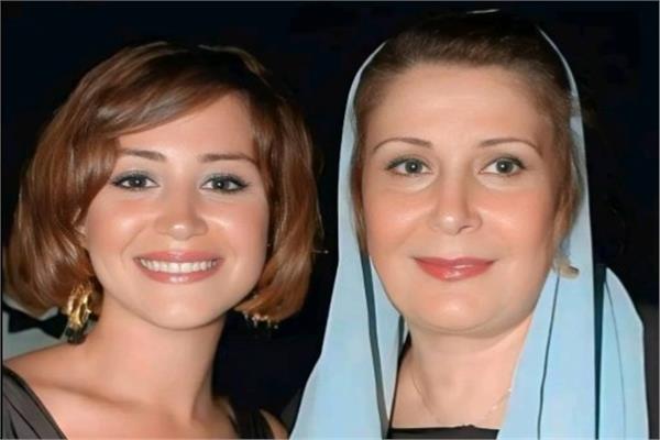 زيزي مصطفى والدة منة شلبي