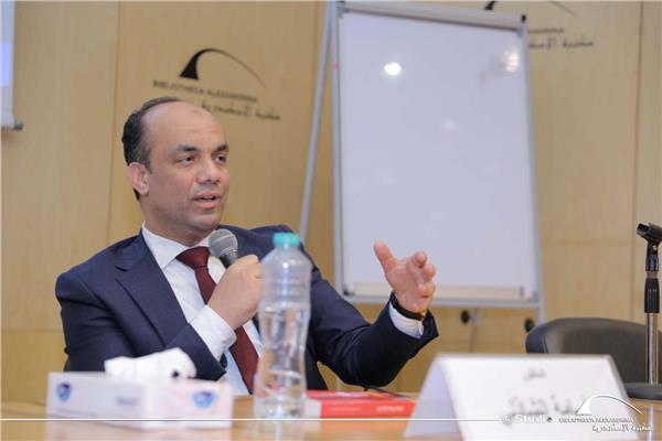 الكاتب الدكتور أسامة الشاذلي