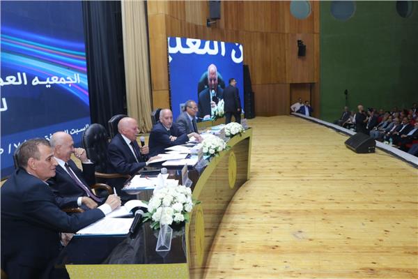 خلف الزناتي نقيب المعلمين ورئيس اتحاد المعلمين العرب