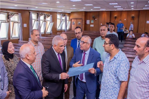 رئيس جامعة طنطا يتفقد لجان اختبارات القدرات بكلية علوم الرياضة