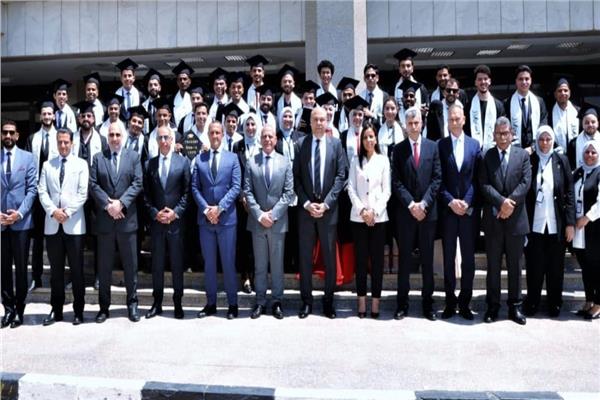 حفل تخرج دفعة جديدة من طلاب معهد هندسة وتكنولوجيا الطيران