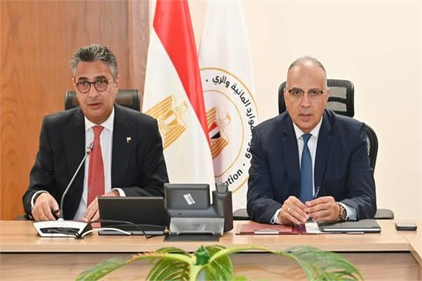 جانب من اللقاء بين وزيري التموين و التموارد المائية