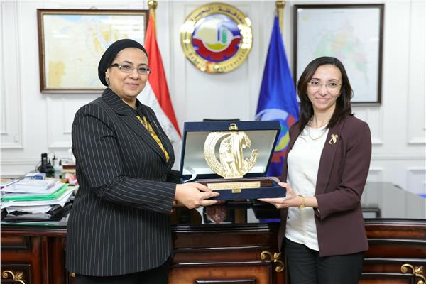 المستشارة أمل عمار رئيسة المجلس القومي للمرأة تلتقي بالدكتورة جاكلين عازر محافظ البحيرة