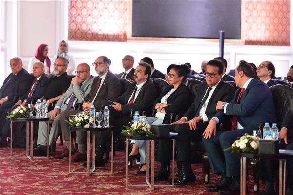  وزير الصحة