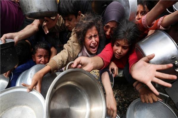توزيع المساعدات في قطاع غزة