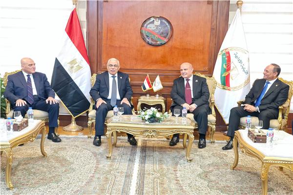 رئيس هيئة النيابة الإدارية يستقبل النائب العام المستشار محمد شوقي 