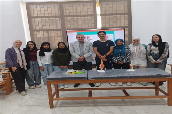 جامعة قناة السويس تؤهل طلاب العلاج الطبيعي من المالديف والبرتغال