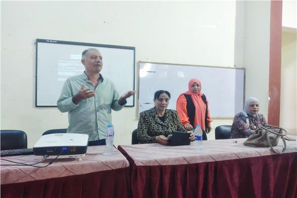 جامعة القناة ندوة توعوية حول استراتيجيات وطرق التدريس الحديثة