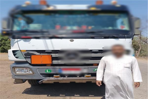  المتهم بقيادة سيارة نقل عكس الاتجاه