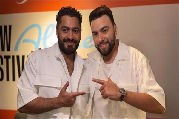 مدين يشارك تامر حسني كواليس حفل العلمين