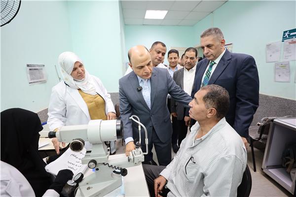اللواء دكتور علاء عبدالمعطي، محافظ كفر الشيخ خلال الجولة 