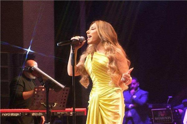 الفنانة نجوى كرم 