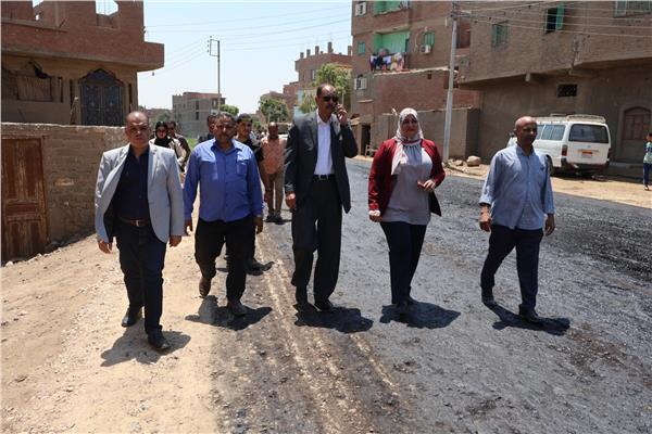 محافظ سوهاج يتفقد أعمال رصف طريق   الشوش - بندار الكرمانية