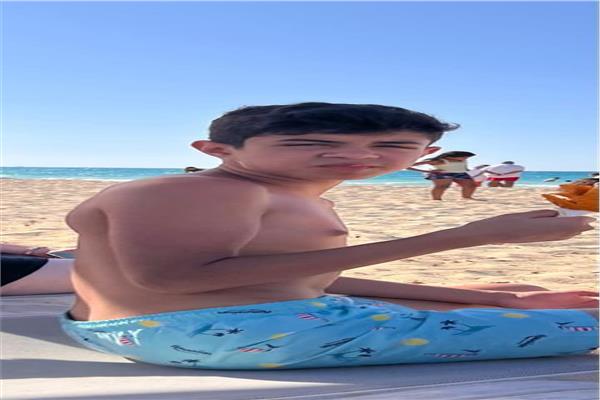 آدم مطاوع طفل الجت سكي