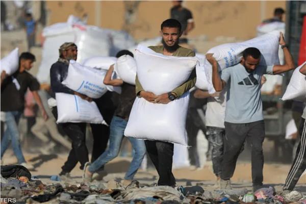 محاولات أهل غزة في الحصول على المساعدات الإنسانية