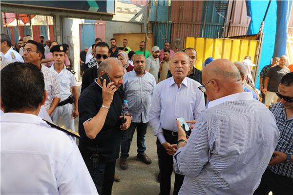 إبراهيم صابر محافظ القاهرة خلال جولته