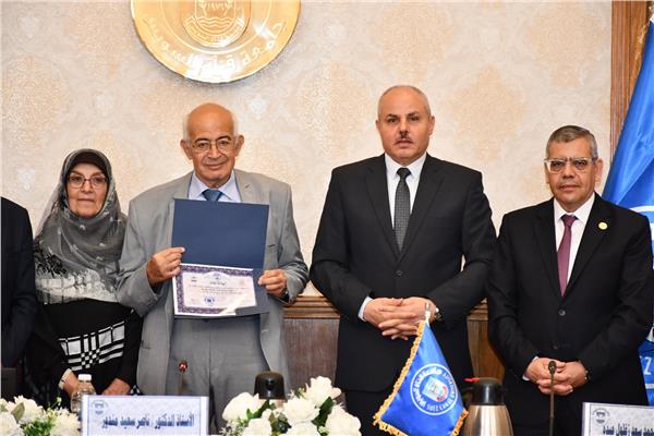 ناصر مندور خلال تُكرّيم رواد العطاء