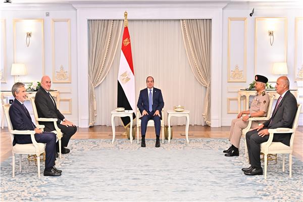 الرئيس عبدالفتاح السيسي خلال استقباله وزير الدفاع الإيطالي