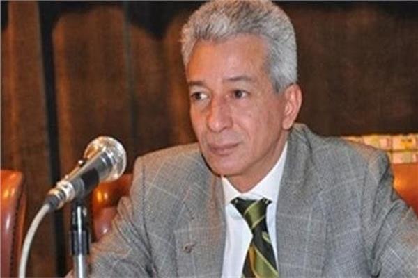 الدكتور علاء عز