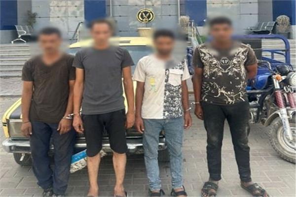 المتهمين والمضبوطات
