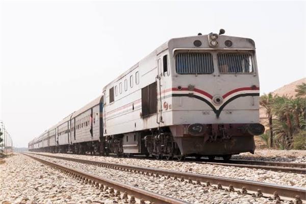خروج جرار قطار عن القضبان في المنيا بدون إصابات