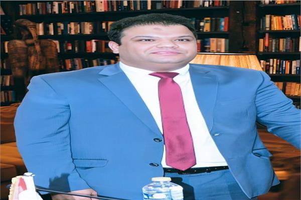 الدكتور محمود علي محمد خليل