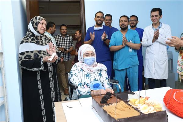 خلال الاحتفال بعيد ميلاد الطفلة "منار"