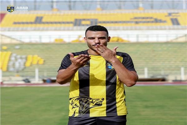 شكري نجيب