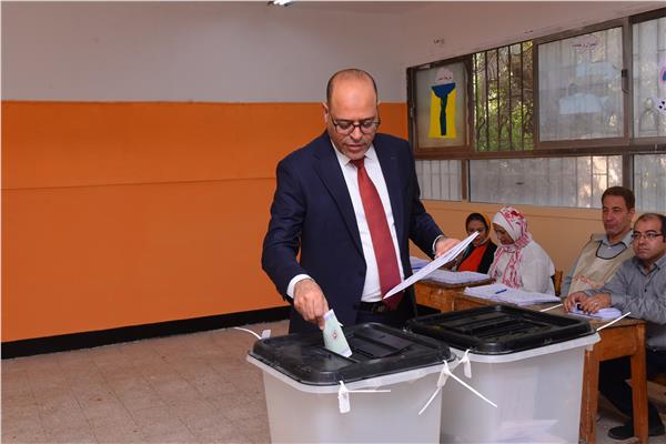  وزير العمل محمد جبران